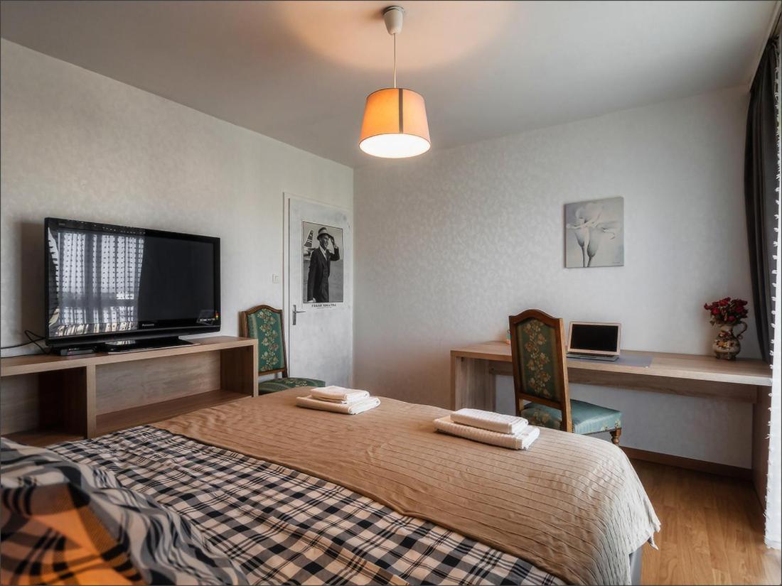 Chambre Chez Victor Apartment ลิงโกไซม์ ภายนอก รูปภาพ