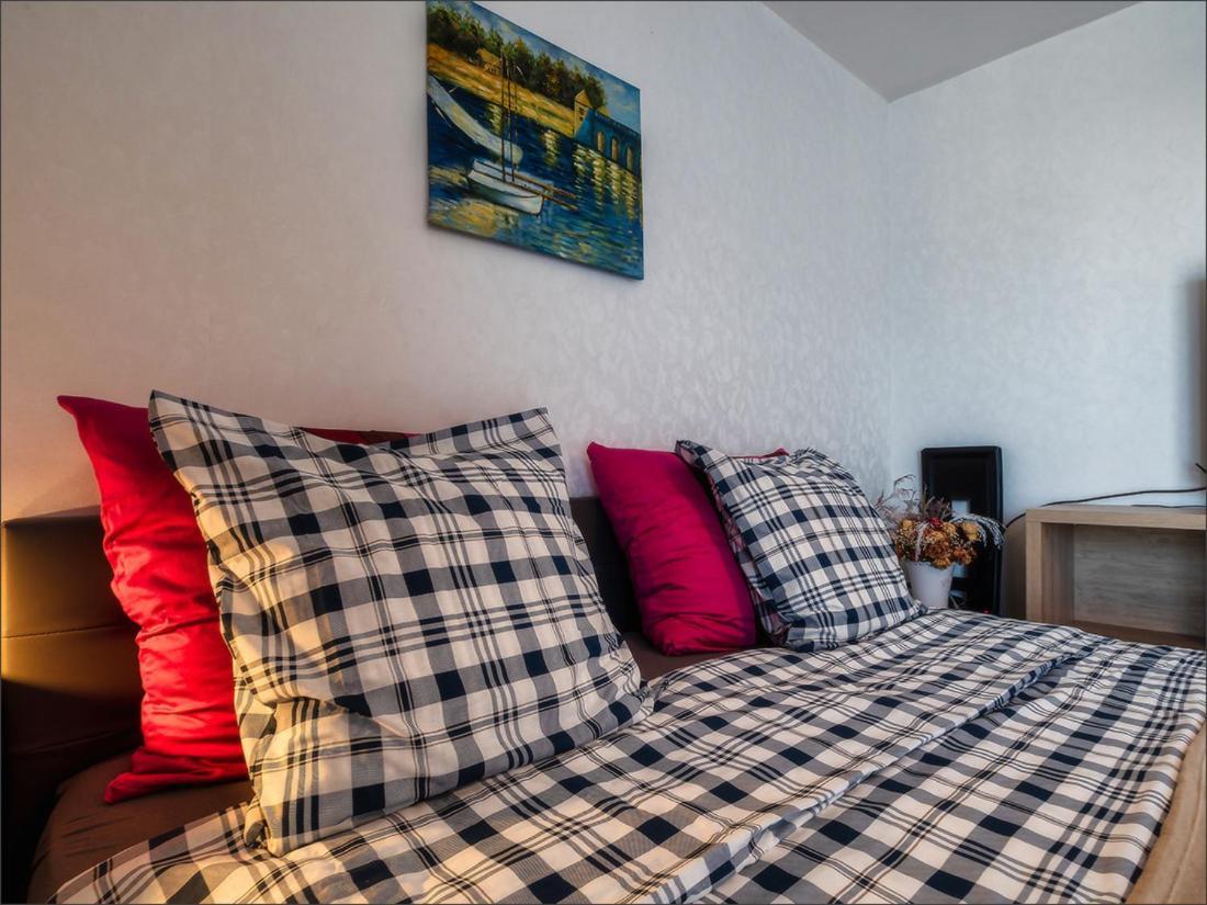 Chambre Chez Victor Apartment ลิงโกไซม์ ภายนอก รูปภาพ